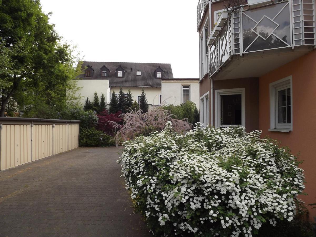 Apartments Und Zimmer Gaestehaus Matthias Dresden Exterior photo