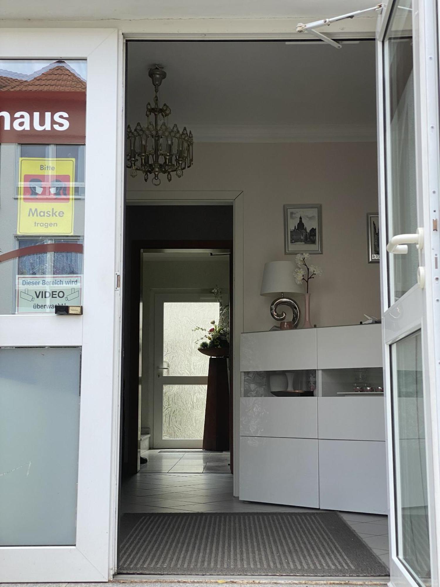 Apartments Und Zimmer Gaestehaus Matthias Dresden Exterior photo